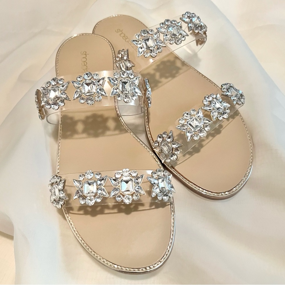 Shoedazzle Gold Flat Sandals with Rhinestones NEW IN BOX Size 7.5